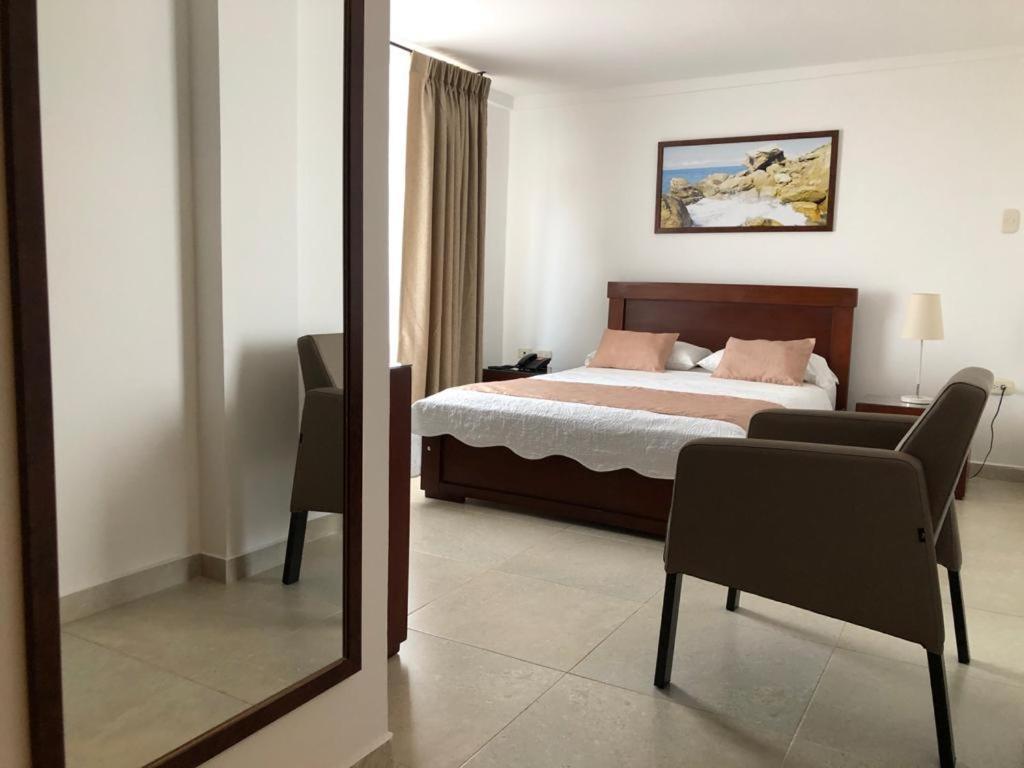 Colon Plaza Hotel Tumaco Exterior photo