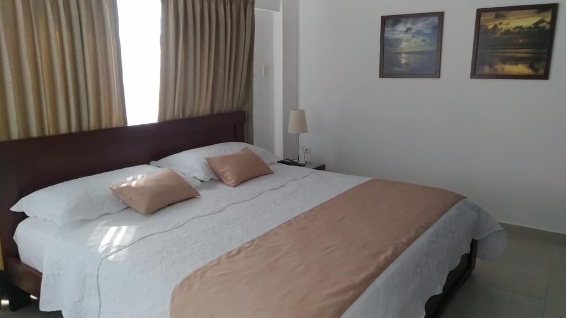 Colon Plaza Hotel Tumaco Exterior photo